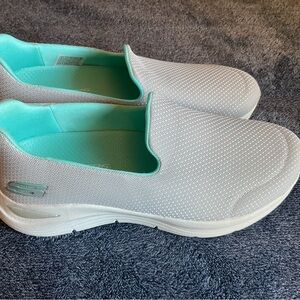 Skechers Women's Light Gray and Teal Slip-On Sneakers